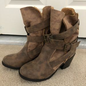 Report faux fur boots- excellent condition!